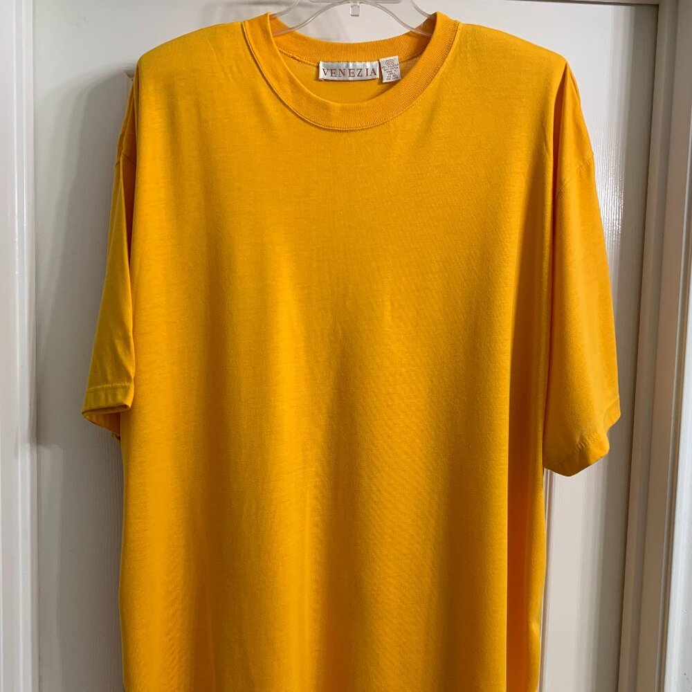 Venezia Brand Women's Gold Short Sleeve Tee, Size 22/24